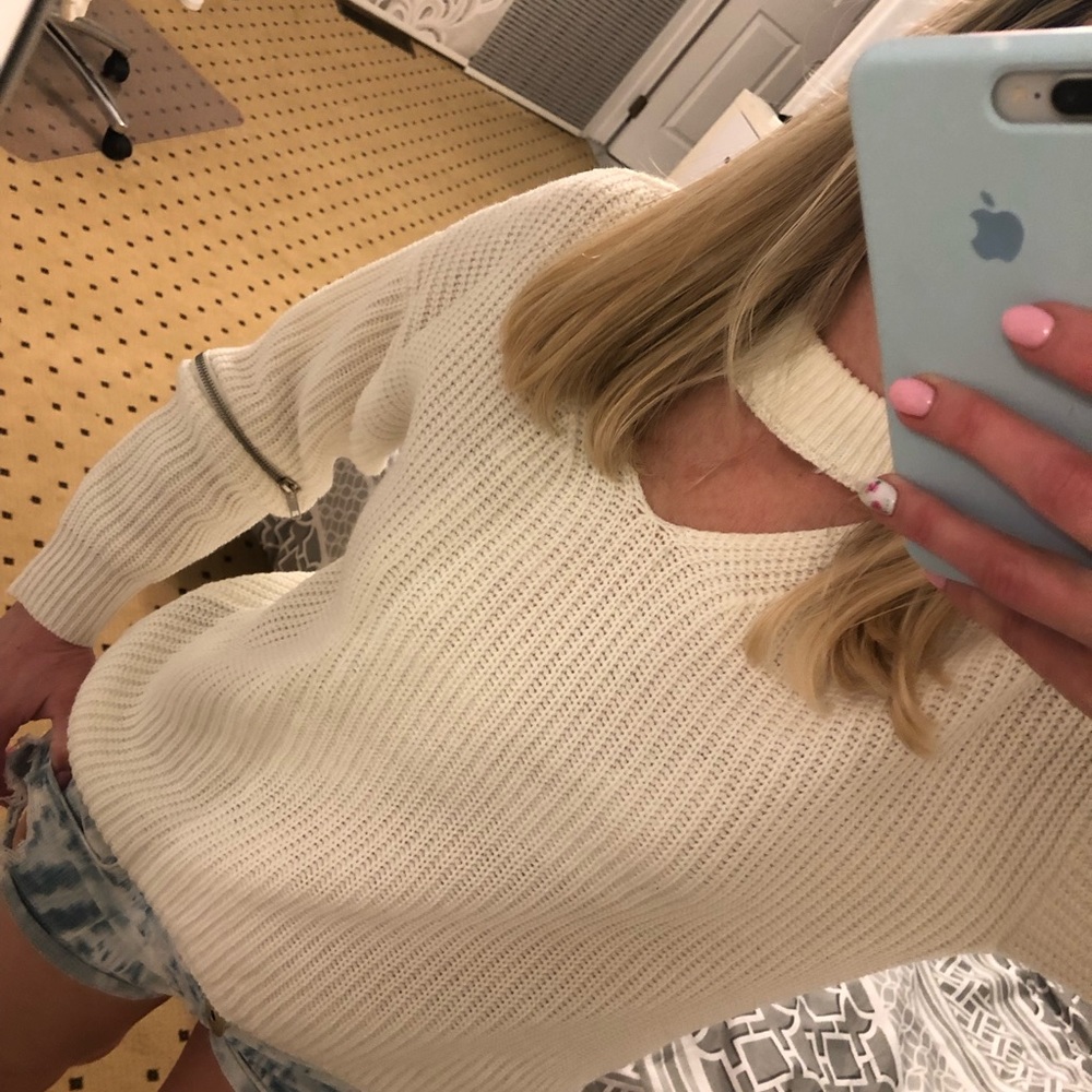 White sweater - Picture 2 of 3